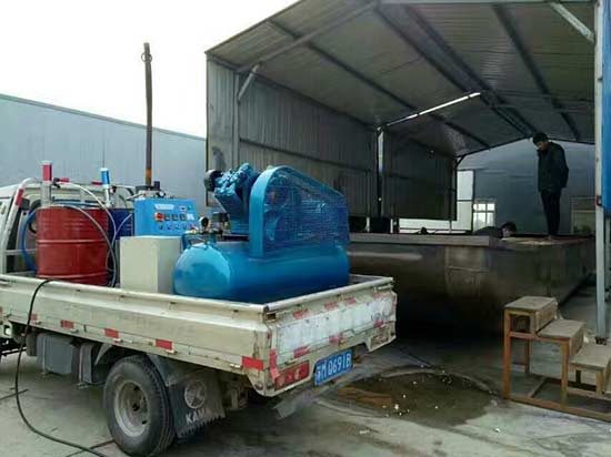 聚脲噴涂機的工作效率怎么樣?(圖1) 水池聚脲噴涂施工