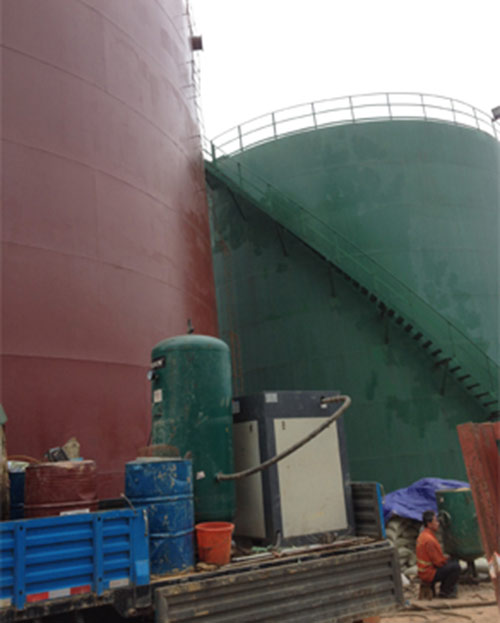 耐磨防腐的聚脲哪種噴涂機設備好用?(圖2) 化工除鹽水箱聚脲防腐工程