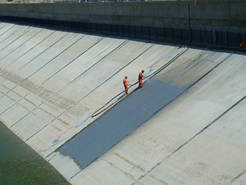 九旭聚脲噴涂機廠家產品堤壩防水噴涂應用