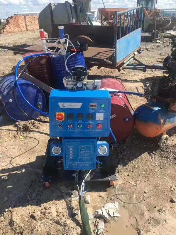 Q2600小雞幼苗養殖場保溫房聚氨酯噴涂機