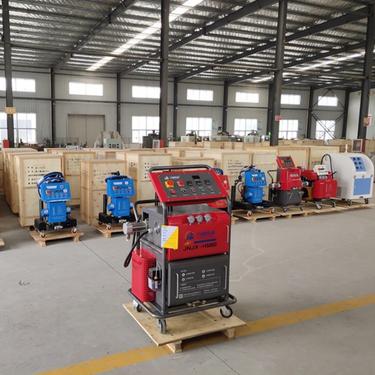 聚氨酯發(fā)泡填充 船艙船體保溫(圖2) H5800聚氨酯發(fā)泡填充噴涂機